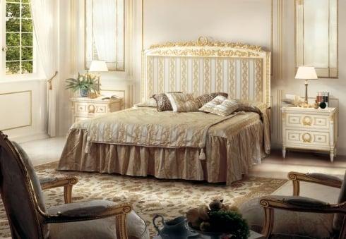 Итальянская кровать с высоким мягким изголовьем Borodin