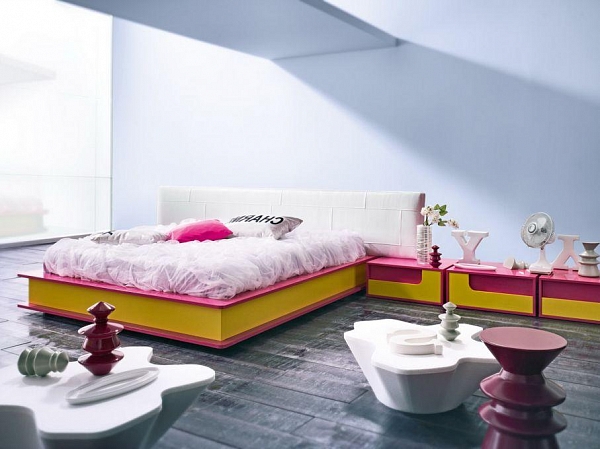 Яркая розовая мебель в спальню с желтыми элементами NIGHT SIDE LETTI-05