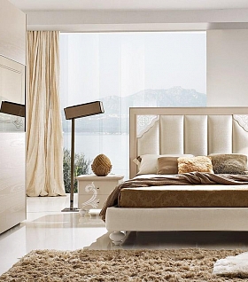 Современная двуспальная кровать из бежевой кожи и шкаф-купе Note di Notte 4