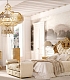 Большая кровать с мягким изголовьем, золотые тумбочки, комод и зеркало IMPERIALE