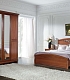 Двуспальная кровать, прикроватные тумбы и большой шкаф с зеркалами SAN REMO CILIEGIO
