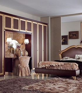 Спальный гарнитур из коричневой кожи с золотистым декором COMPOSIZIONE M208