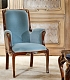 Синее бархатное кресло голубого цвета в классическом стиле LIBERTY LIVING