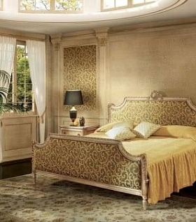 Итальянская двуспальная кровать в классическом стиле Mozart